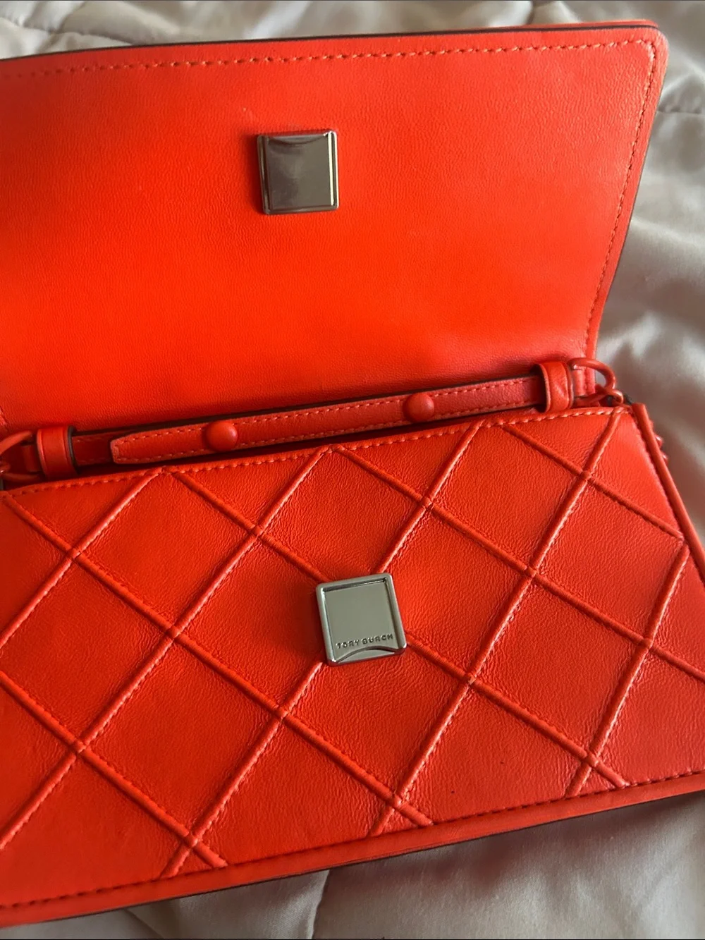 NWOT TORY BURCH Fleming soft chain wallet